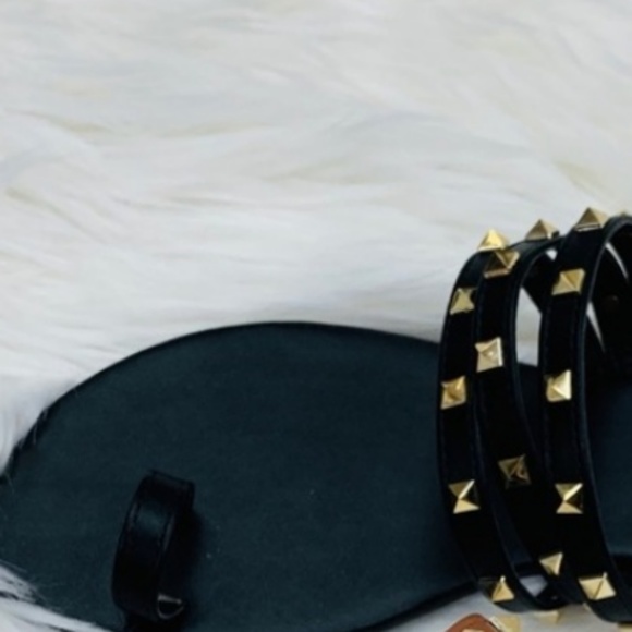 Black studded single toe sandal - Picture 3 of 4